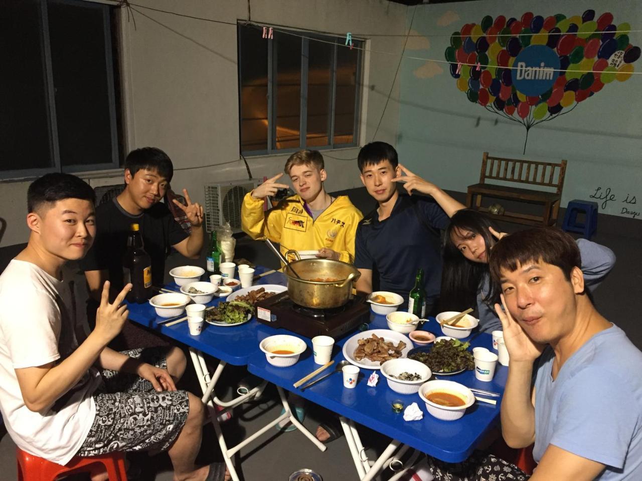 Hotel Danim Backpackers Daegu Exterior foto